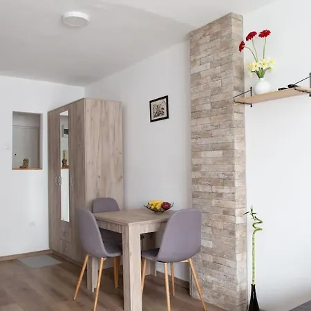 Nelly - Fontana Appartement *