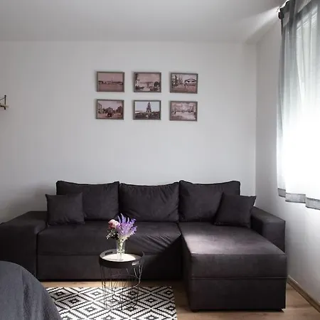 Nelly - Fontana Appartement *